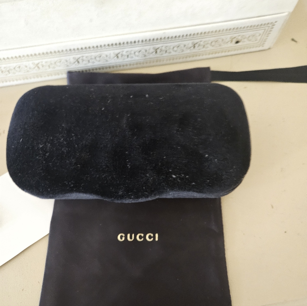 Gucci Sunglasses Case - Picture 3 of 5